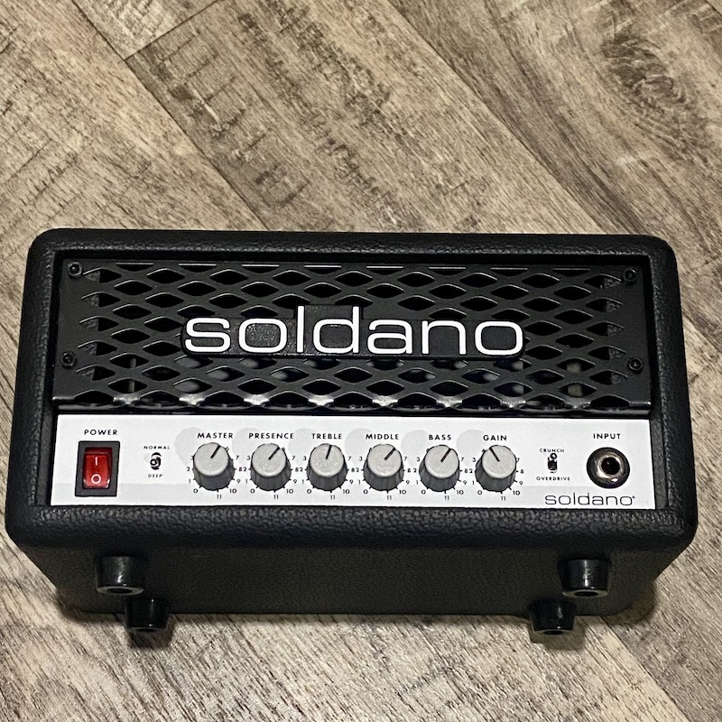 Soldano SLO-Mini Head - Top view